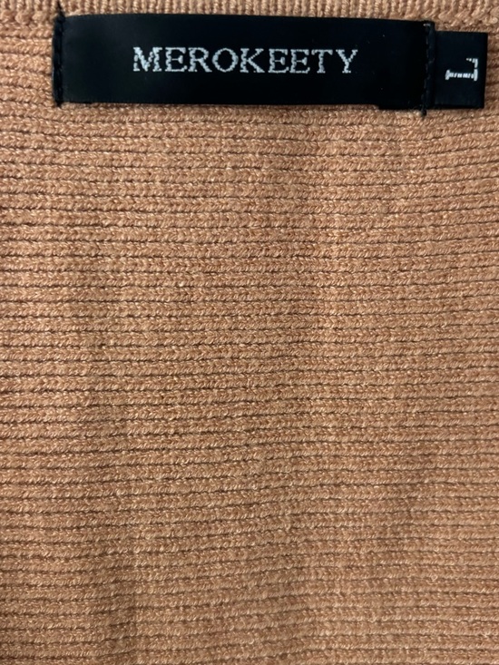 MEROKEETY Lace-Sleeve V-Neck Sweater in caramel brown - Picture 3 of 4